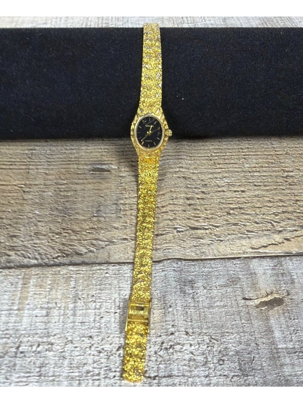 Vintage Gruen Ladies Gold Nugget Quartz Watch Non Working For Repair or Parts - Picture 2 of 10
